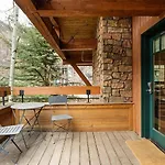 Fasching Haus Unit 303, Sunny Top Floor Condo, 2 Private Decks, 2 Blocks To Downtown Aspen