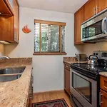 Silverglo Condominiums 204, Contemporary Condo Walking Distance To Ski Slopes, Access To A Pool