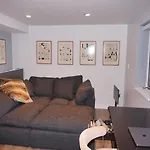 New Listing West End Jewel - Steps To Bus To 4 Ski Areas 4860
