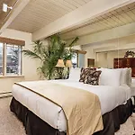 Chateau Dumont Unit 11, Contemporary Condo With A Great Downtown Location