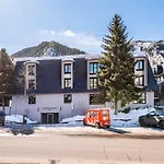 Chateau Dumont Unit 11, Contemporary Condo With A Great Downtown Location