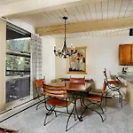 Concept 600 Unit 308, Convenient Downtown Location, Private Deck, And Fireplace