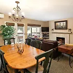 Fasching Haus Unit 180, Cozy, Deluxe Condo With Private Deck, 2 Blocks From Downtown