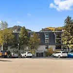 Chateau Dumont Unit 9, Downtown Condo With Cozy Living Area
