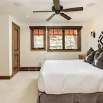 Fasching Haus Unit 6, Condo With Beautiful Decor, Spacious Layout, Great Location