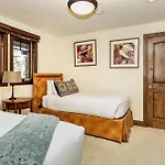 Fasching Haus Unit 6, Condo With Beautiful Decor, Spacious Layout, Great Location