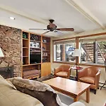 Silverglo Condominiums Unit 105, Cozy Condo Walking Distance To Town With Access To A Pool