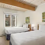 Chateau Dumont Unit 14, Spacious 3 Bedroom Condo, 1 Block From Downtown Aspen