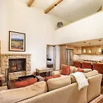 Fifth Avenue Unit 202, 2 Bedroom + Loft Condo, Huge Windows & Views. 2 Blocks To Skiing!