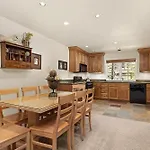 Alpenblick 13, Spacious Townhouse With Lots Of Great Features, Close To Downtown