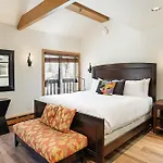 Old Hundred Unit 104, Sunny, Corner Townhouse, Treetop Views, 3 Blocks To Aspen Mtn