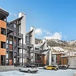 Fifth Avenue Unit 8, Condo With Extra Murphy Bed + Access To Pool & Hot Tub