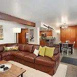 Fifth Avenue Unit 8, Condo With Extra Murphy Bed + Access To Pool & Hot Tub
