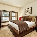 Durant Condominiums Unit C6, Ski-In Condo, 2 Blocks From The Silver Queen Gondola