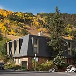 Chateau Chaumont Unit 9, Second-Floor Corner Condominium With Prime Location In Aspen