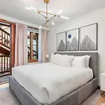 Christiana Lodge 104A, 1 Bedroom Condo In Aspen With Hot Tub Access