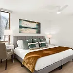 Renovated Riverfront 3 Bedroom 2 Ba With Pool - Walk To Town!