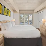 Chateau Roaring Fork 7, Deluxe Condo Overlooking The River, Four Blocks To Downtown Aspen