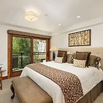 3 Bedroom Premier Vacation Rental In Heart Of Downtown Aspen - Walk To Gondola!
