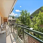 3 Bedroom Premier Vacation Rental In Heart Of Downtown Aspen - Walk To Gondola!