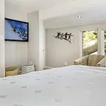 New Listing West End Jewel - Steps To Bus To 4 Ski Areas 4860