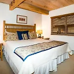 Downtown Aspen 2 Bedroom Near Lift 1A W- Pool Hot Tub!