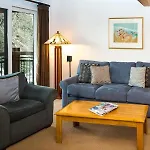 Downtown Aspen 2 Bedroom Near Lift 1A W- Pool Hot Tub!