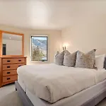 Shadow Mountain Unit 19, Charming Ski-In, Ski-Out Condo With Great Views And Pool Access