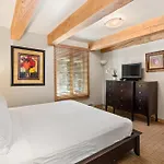 Chateau Roaring Fork 22, Mountain Chic 4-Bedroom Condo On Roaring Fork River - Walk To Downtown Aspen