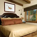 Innsbruck Aspen Deluxe Two-Bedroom Suite 1 W/ Hot Tub, Centrally Located