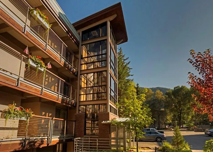 Chateau Eau Claire Unit 18, Spacious Condo Overlooking The River With A Private Deck
