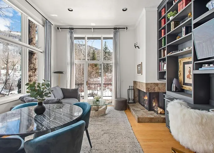 Sunlit Aspen 2 Bed 2 Bath Riverfront Condo