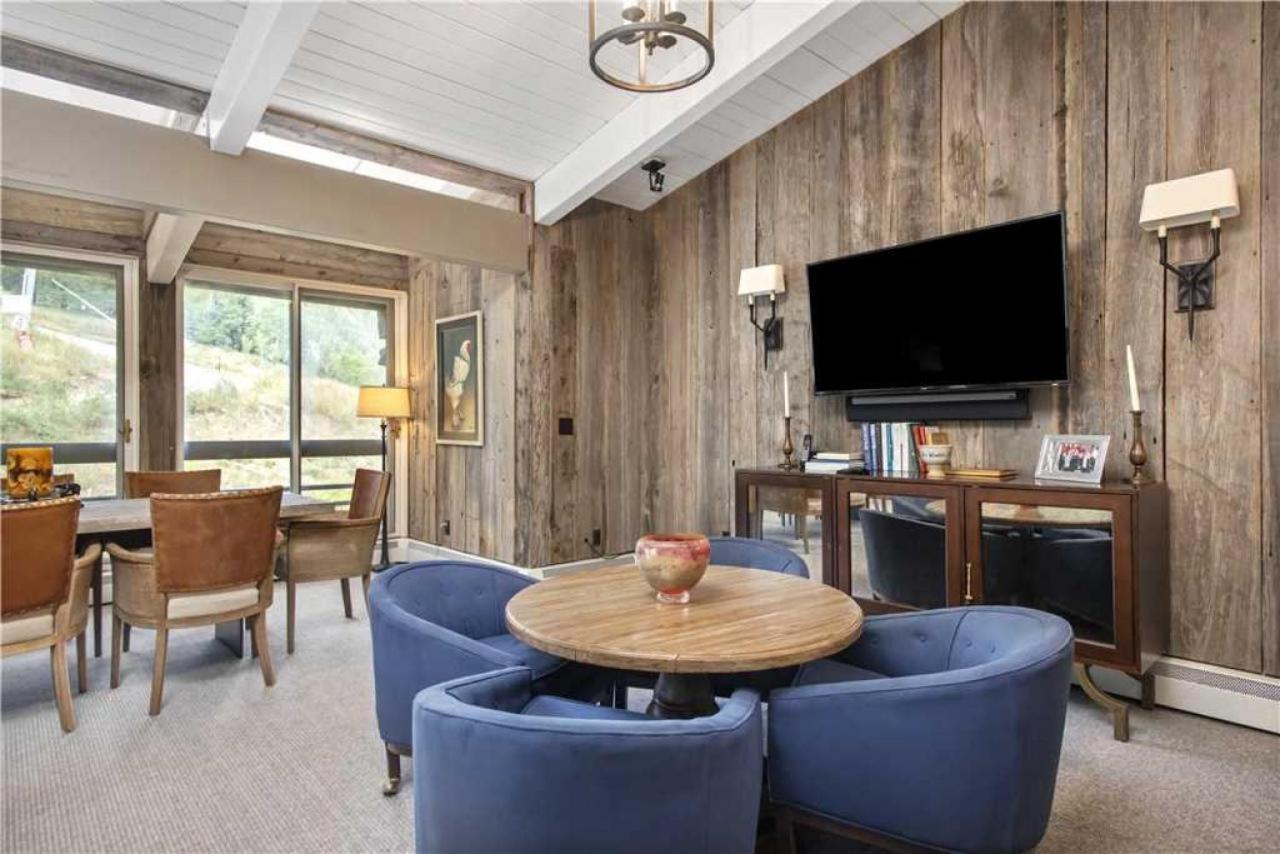 Standard 3 Bedroom - Alps #803 *
