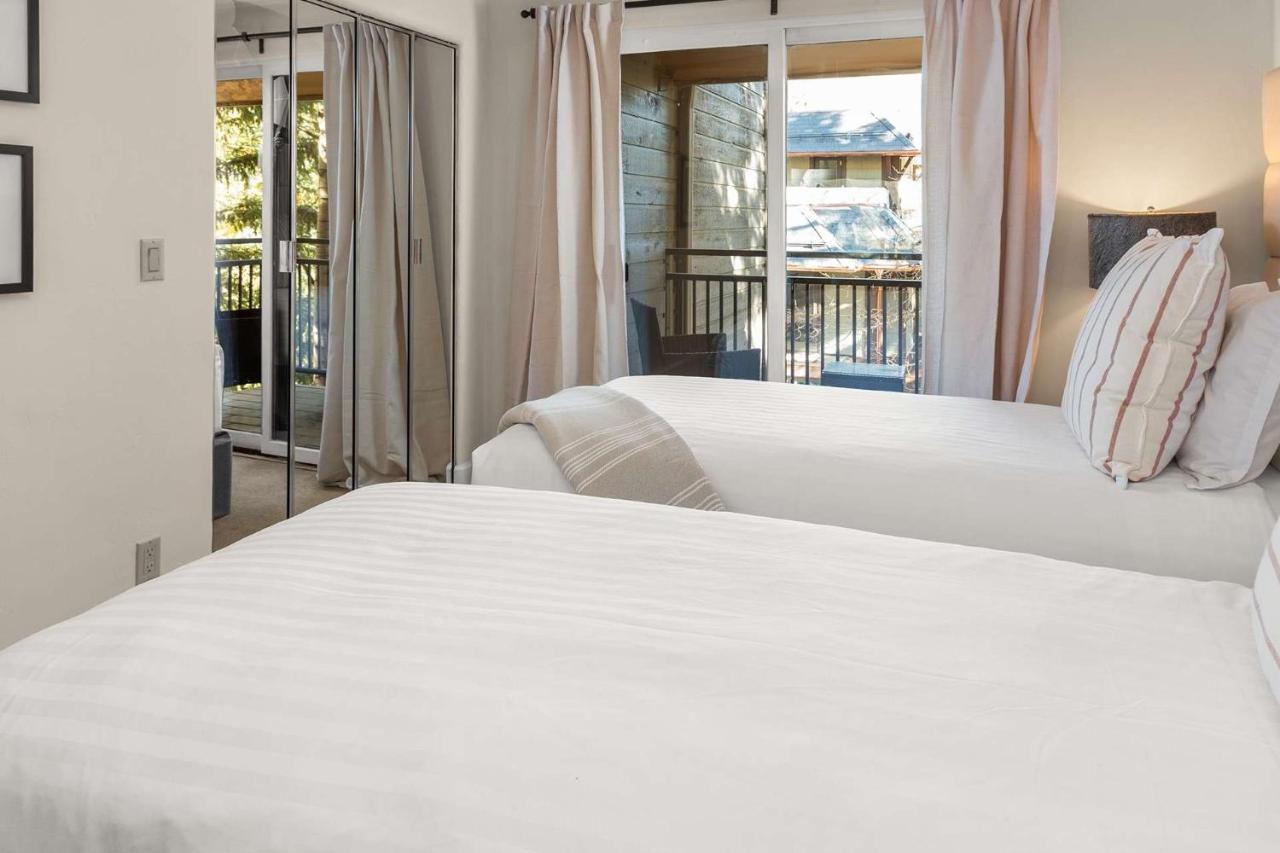 700 Monarch 201 Holiday home *
