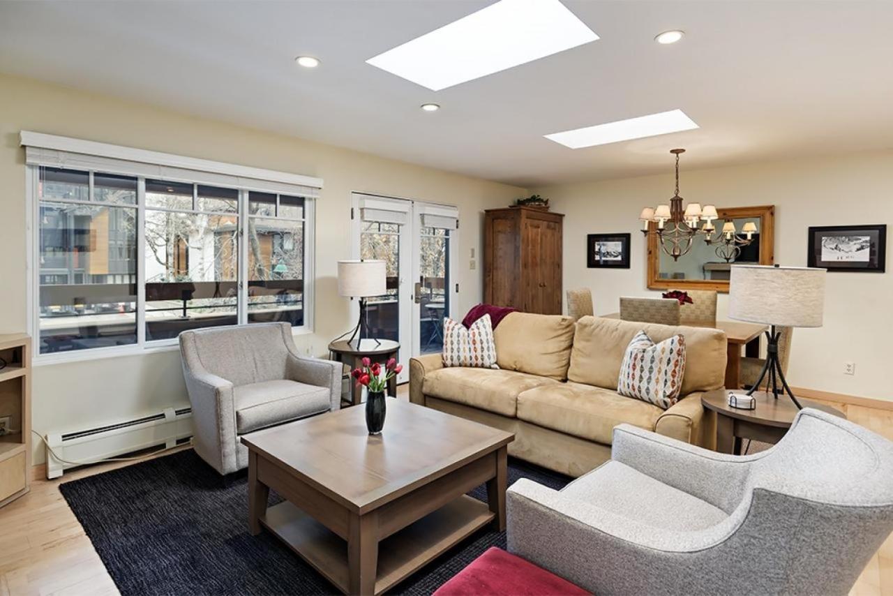 Holiday home Fasching Haus Unit 303, Sunny Floor Condo, 2 Private Decks, 2 Blocks To Downtown *