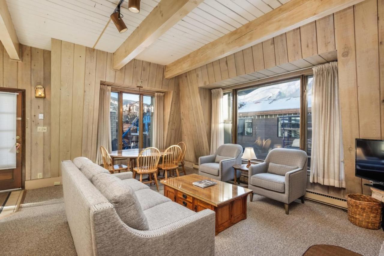 Holiday home Chateau Dumont Unit 15, Spacious Floor Condo, Two Blocks From Mountain Aspen