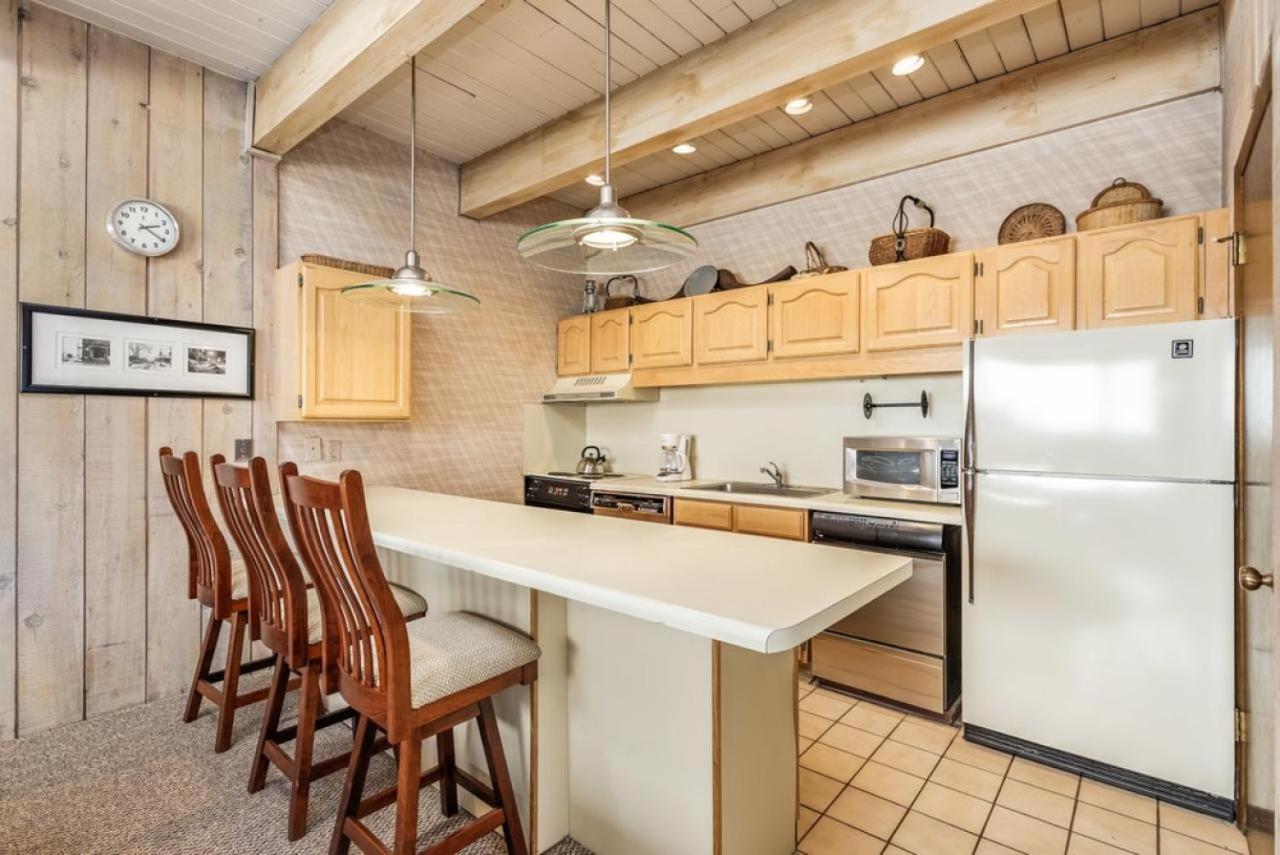 Holiday home Chateau Dumont Unit 15, Spacious Floor Condo, Two Blocks From Mountain Aspen