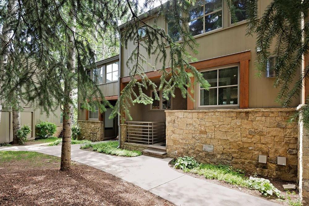 New Listing West End Jewel - Steps To Bus To 4 Areas 4860 Holiday home *