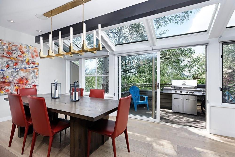 New Listing West End Jewel - Steps To Bus To 4 Areas 4860 Holiday home Aspen