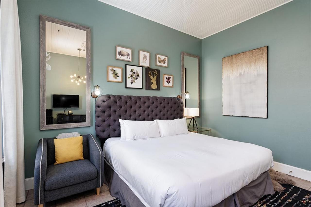 Independence Square 206, With Location, Town Views, & Rooftop Hot Tub Aspen