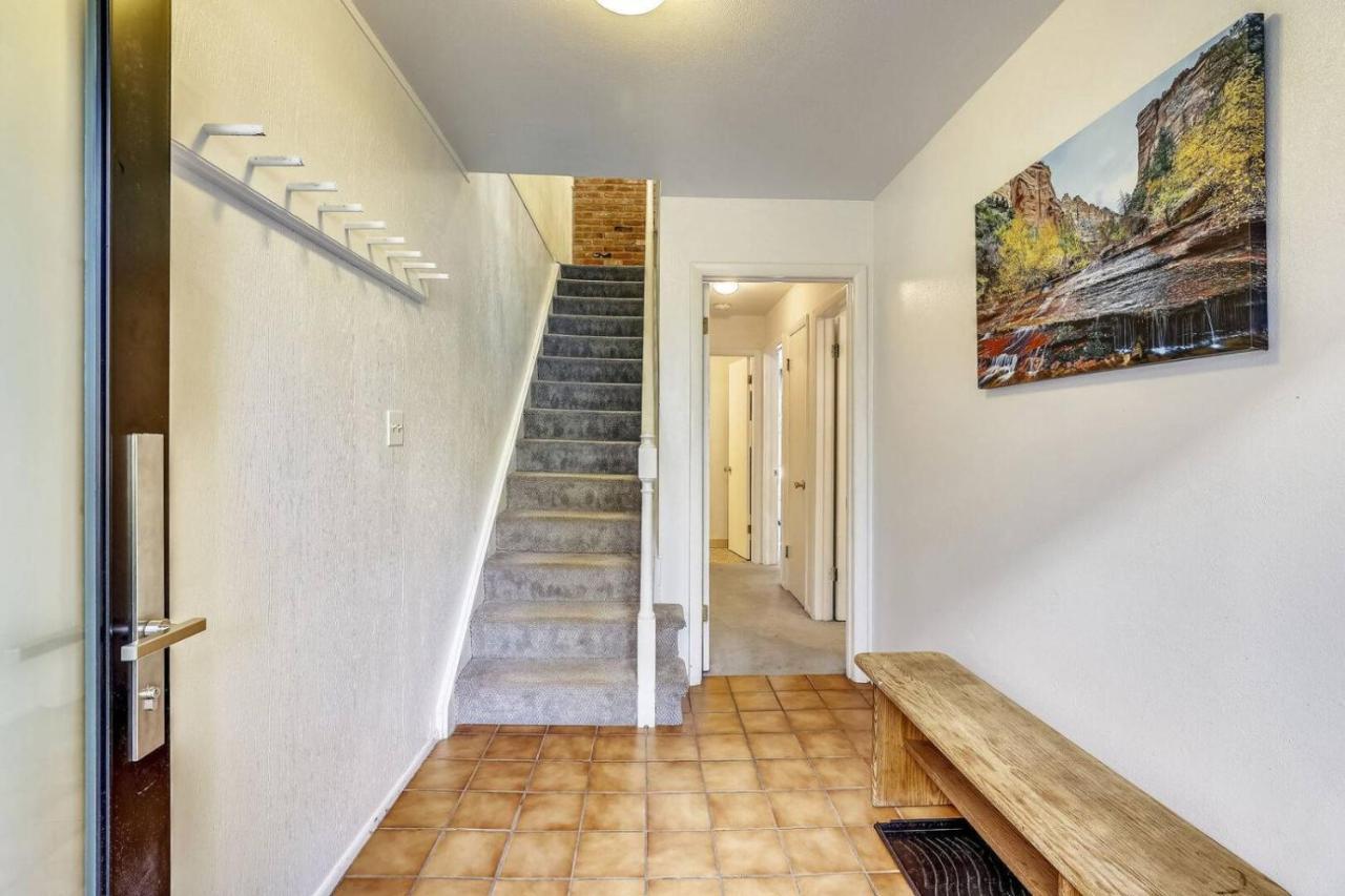 Mountain View Retreat: Downtown Getaway Aspen