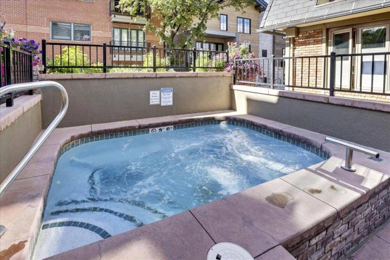 Mountain Lodge: Exclusive 2br Steps From Silver Queen Gondola Apartment Aspen