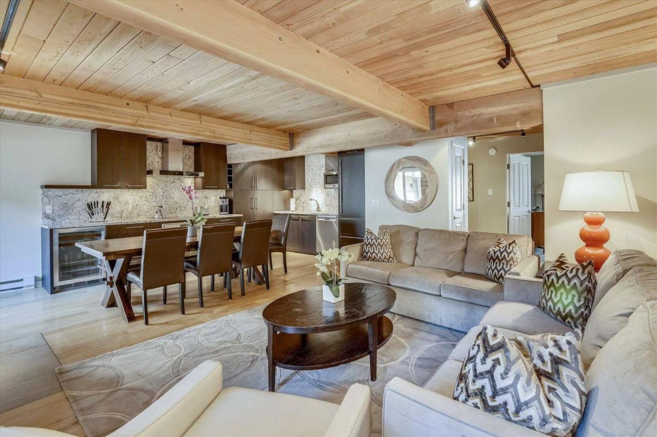 Downtown 2 Bedroom Apartment *