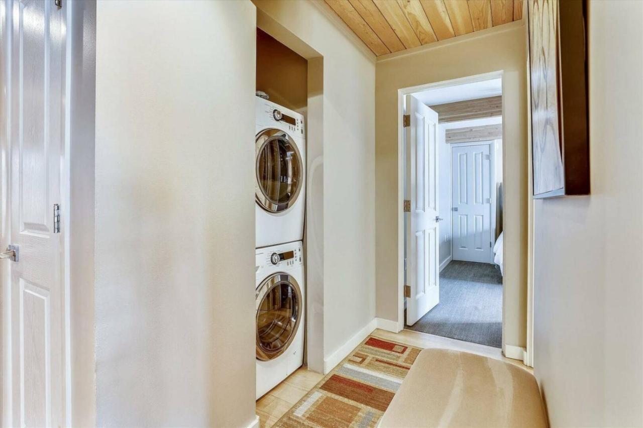 Downtown 2 Bedroom *