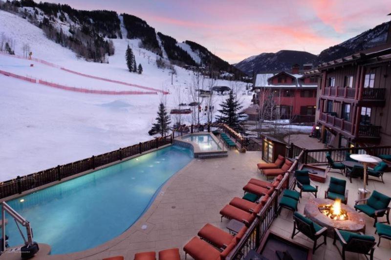 Aspen Ritz-Carlton 2 Bedroom Ski In, Ski Out Residence With Access To Slopeside Heated Pools And Hot Tubs Aspen