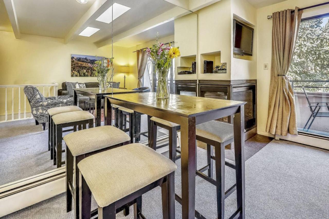 Mountain View Retreat: Downtown Getaway Aspen