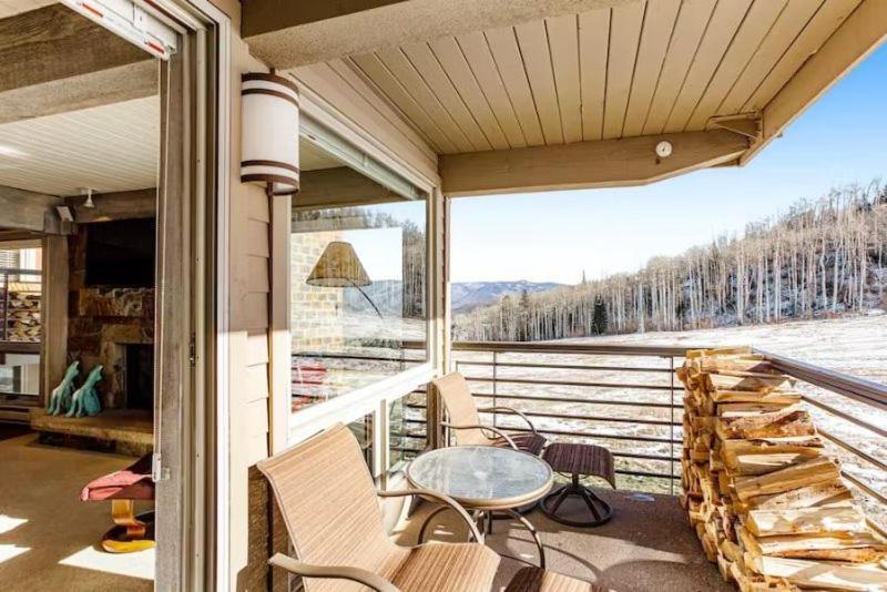 In, Out 3 Bedroom With Mountain Views, Heated Pool, And Hot Tub Access