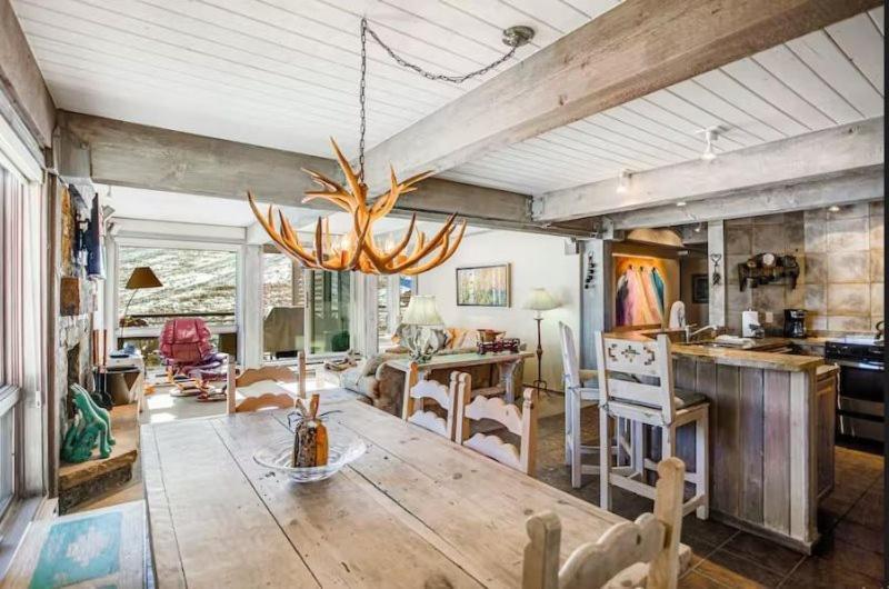 In, Out 3 Bedroom With Mountain Views, Heated Pool, And Hot Tub Access