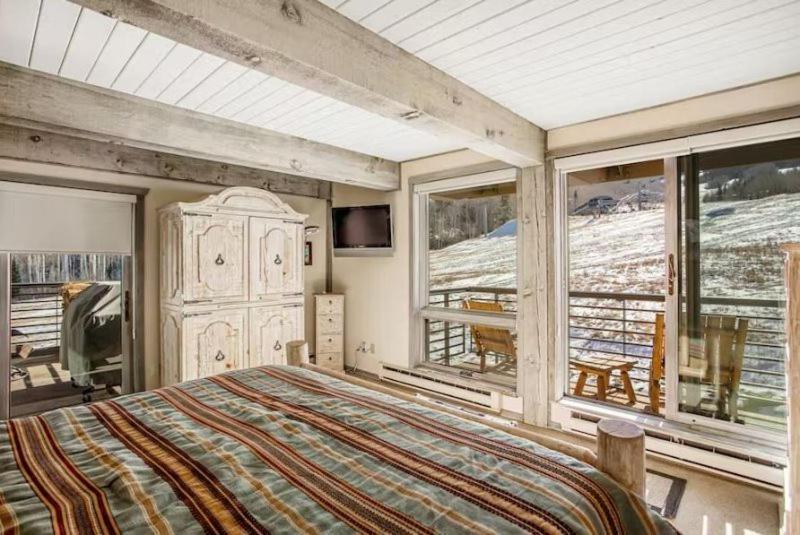 Apartment In, Out 3 Bedroom With Mountain Views, Heated Pool, And Hot Tub Access