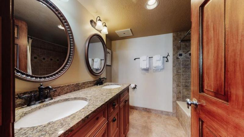 Holiday home 2 Bedroom In, Out Luxury Located On Fanny Hill In The Heart Of Snowmass Village *